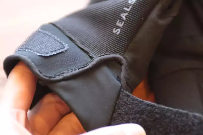 レイングローブ シールスキンズ