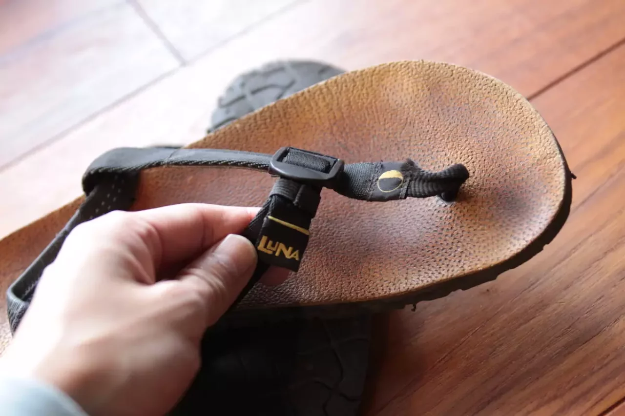 ルナサンダル モノゴート