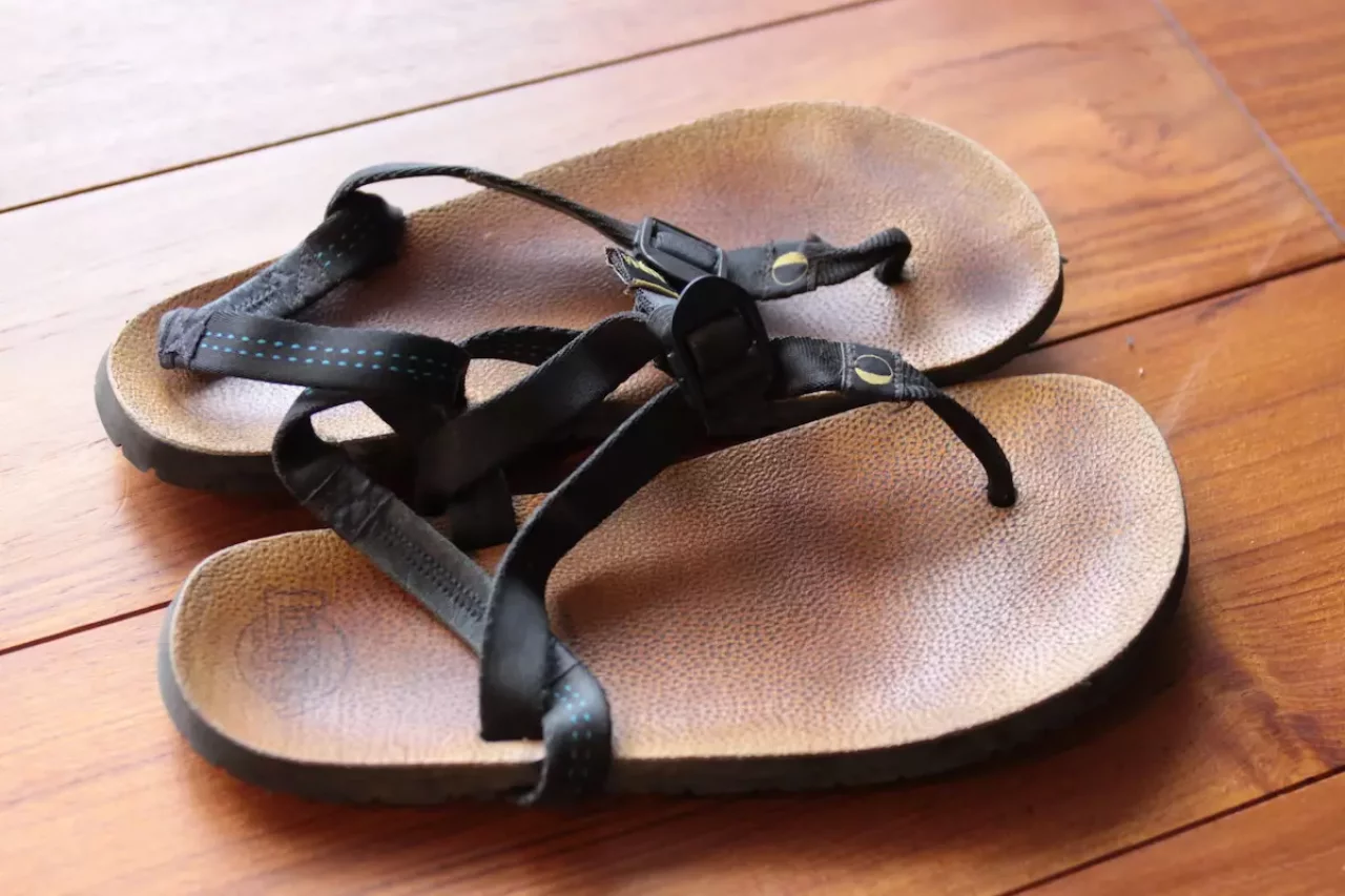 ルナサンダル モノゴート