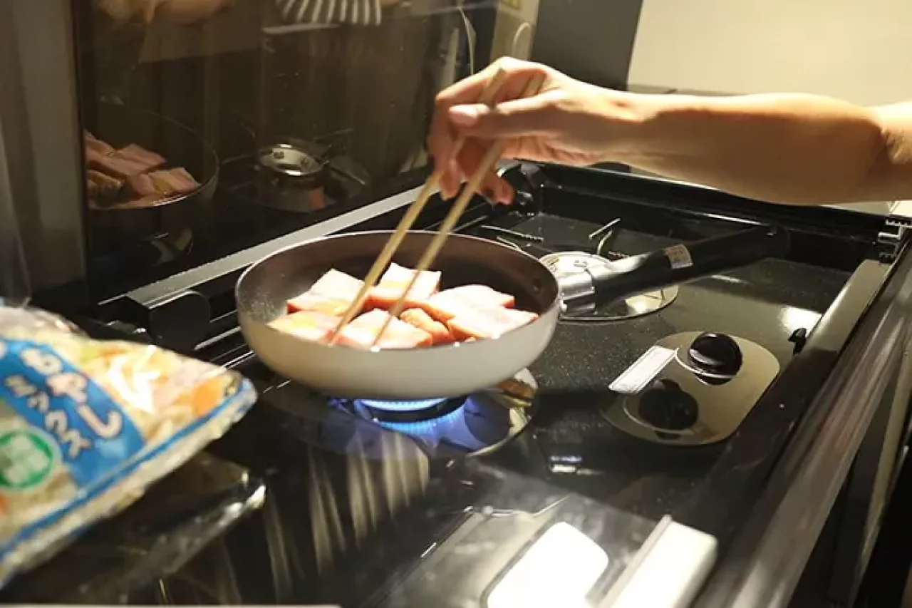 東京キャンピングカーレンタルセンター「ハイエース プレシャス」の車内