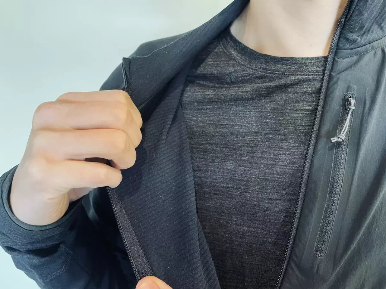 ミッドレイヤーで体温調整