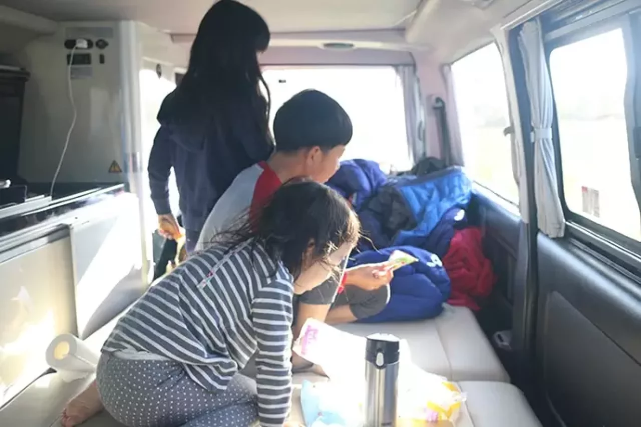 東京キャンピングカーレンタルセンター「ハイエース プレシャス」