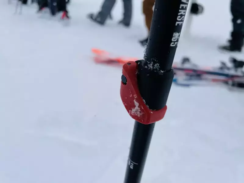 トラバースポールのフリックロックシステム
