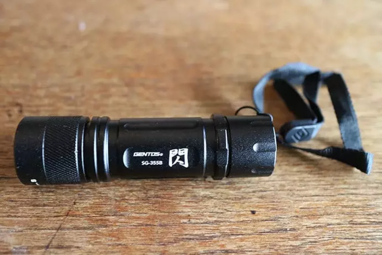 登山用ファーストエイド「ジェントス 閃」