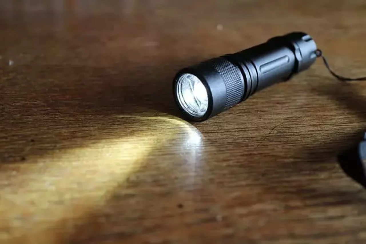 登山用ファーストエイド「ジェントス 閃」