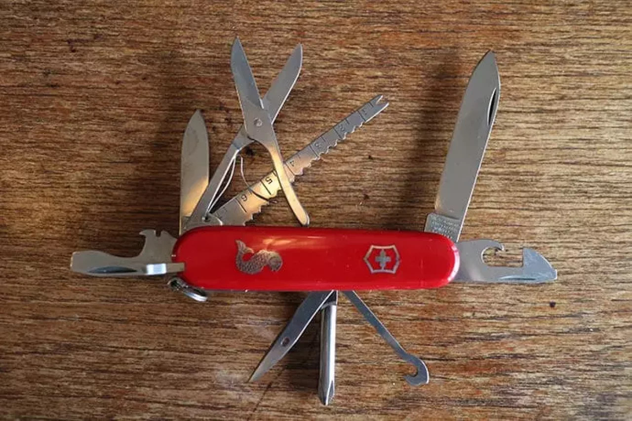 登山用ファーストエイド「ビクトリノックス フィッシャーマン」