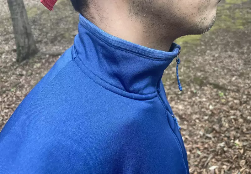 R1デイリージャケットのジッパー