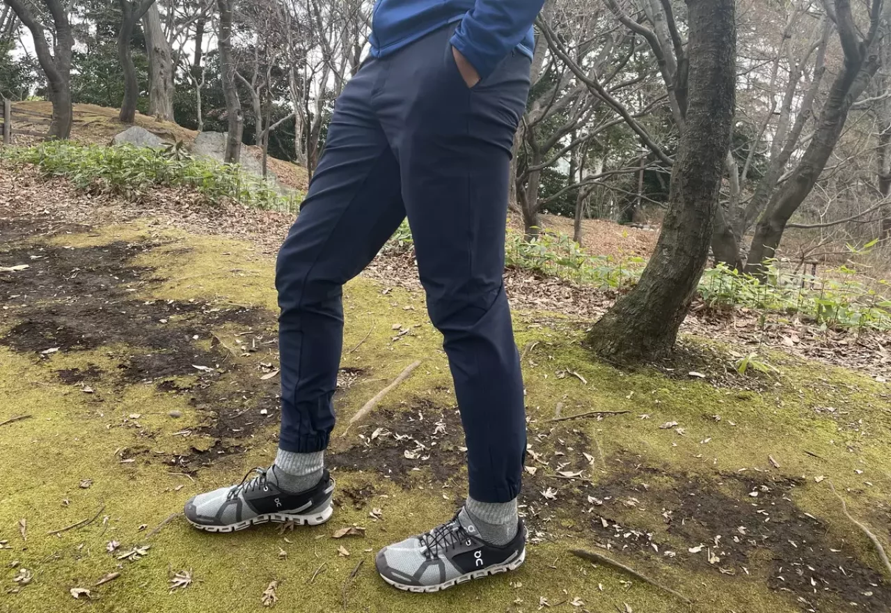 パタゴニアのスカイライン・トラベラー・パンツのシルエット