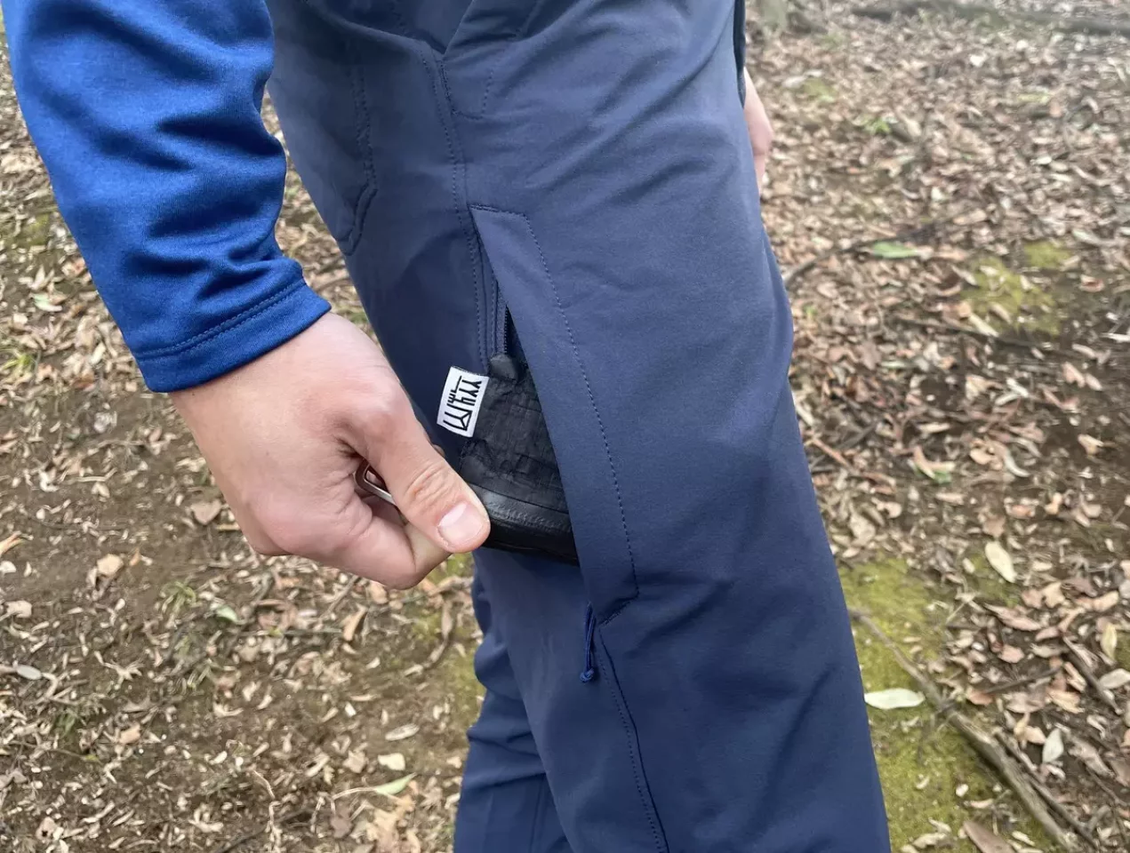 パタゴニアのスカイライン・トラベラー・パンツのジッパー付きポケット