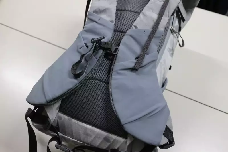 パーゴワークス ラッシュ28XPの背面