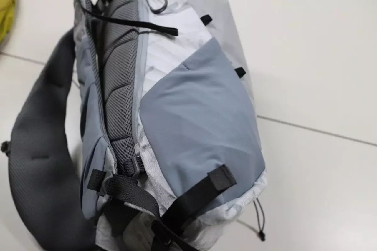 パーゴワークス ラッシュ28XPのサイドポケット