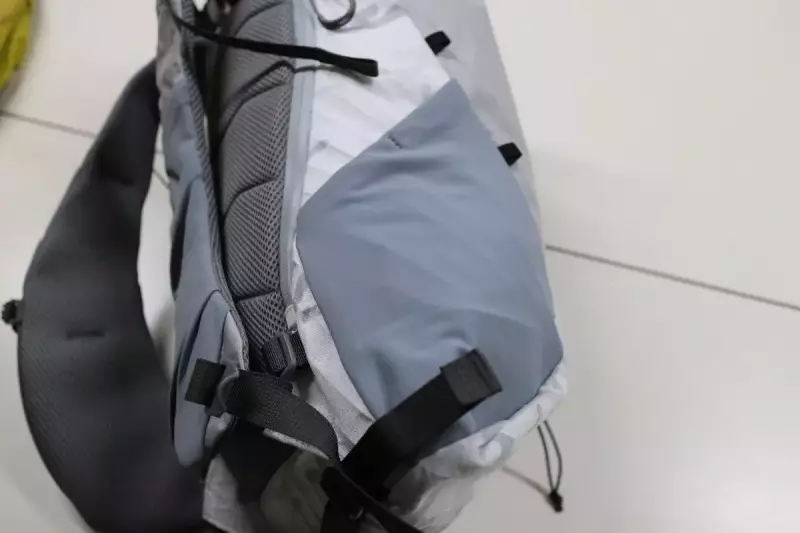 パーゴワークス ラッシュ28XPのサイドポケット