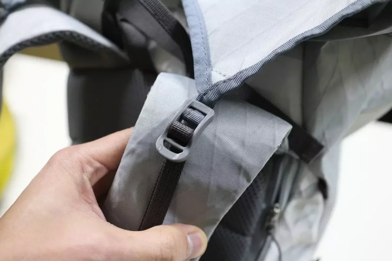 パーゴワークス ラッシュ28XPのショルダーストラップ