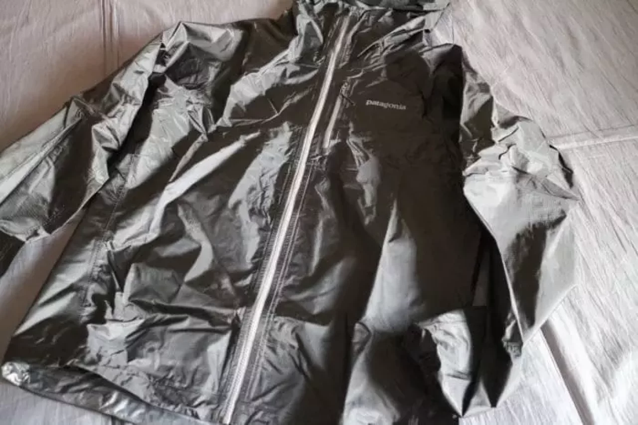 パタゴニアの超軽量レインウェア