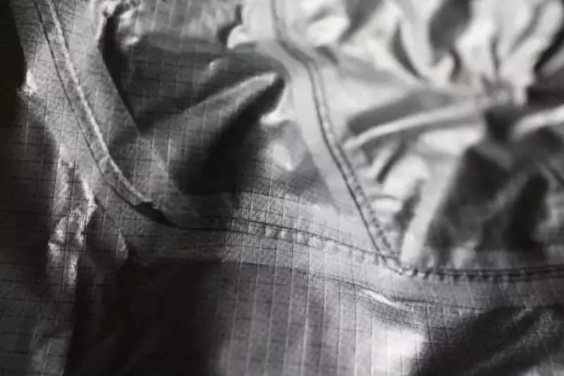パタゴニアの超軽量レインウェア