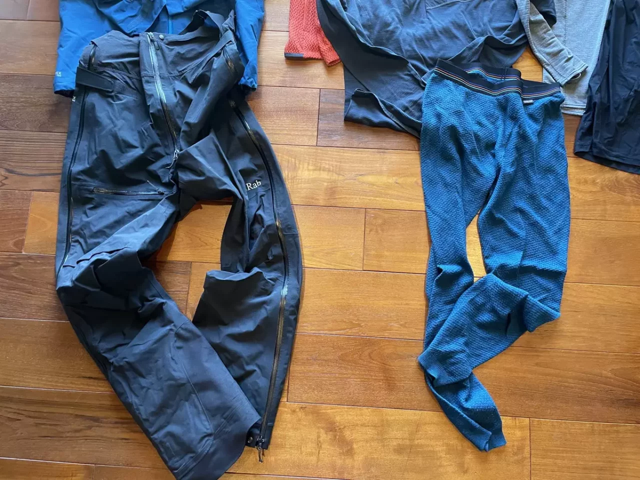 ボトムスのレイヤリング