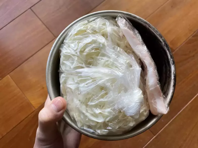 キャベツとサバ缶のスパイシー鍋のレシピ