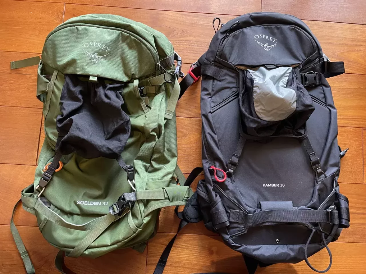 ヘルメットホルダーの違い