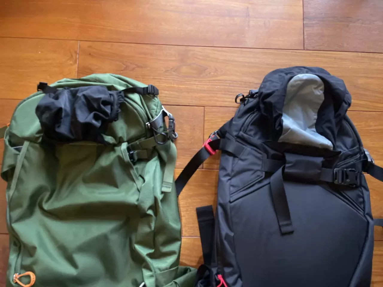 ヘルメットホルダー