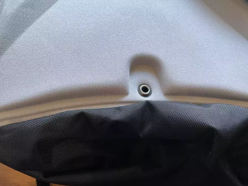 水抜き穴がキャンバー30にはついている