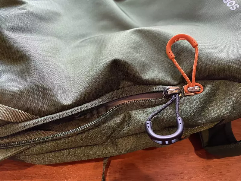 ソールデン32はダブルジッパー