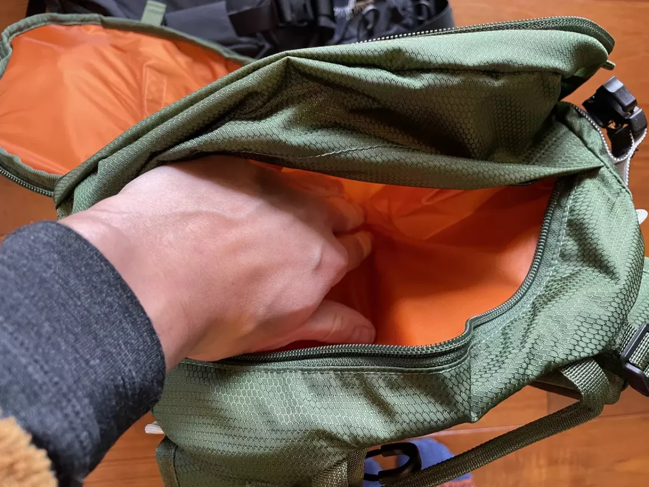 ソールデン32には1つ小ポケットがある