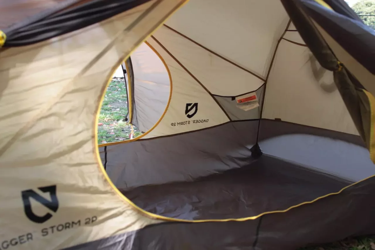 NEMOダガーストームテント 前室と入り口