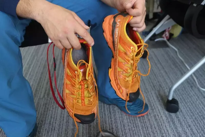 スポルティバのアカシヤ