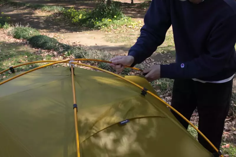 ゼログラム軽量ソロテント「エルチャルテン1.5P」の設営