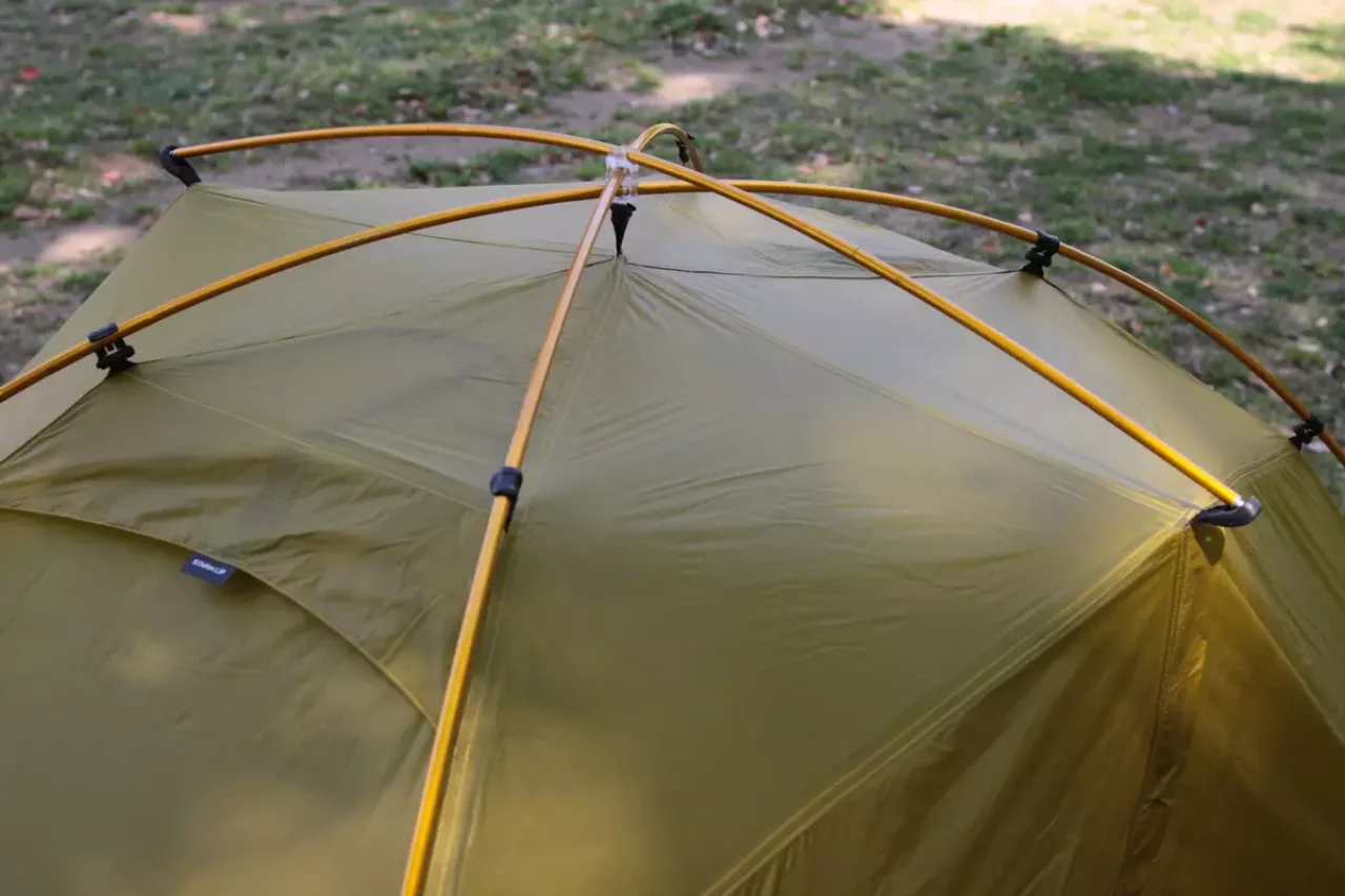 ゼログラム軽量ソロテント「エルチャルテン1.5P」の天井