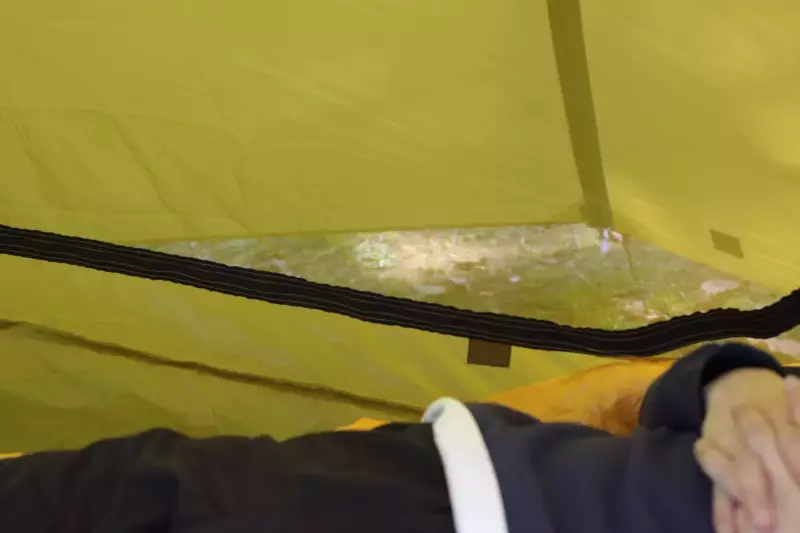 ゼログラム軽量ソロテント「エルチャルテン1.5P」の前室