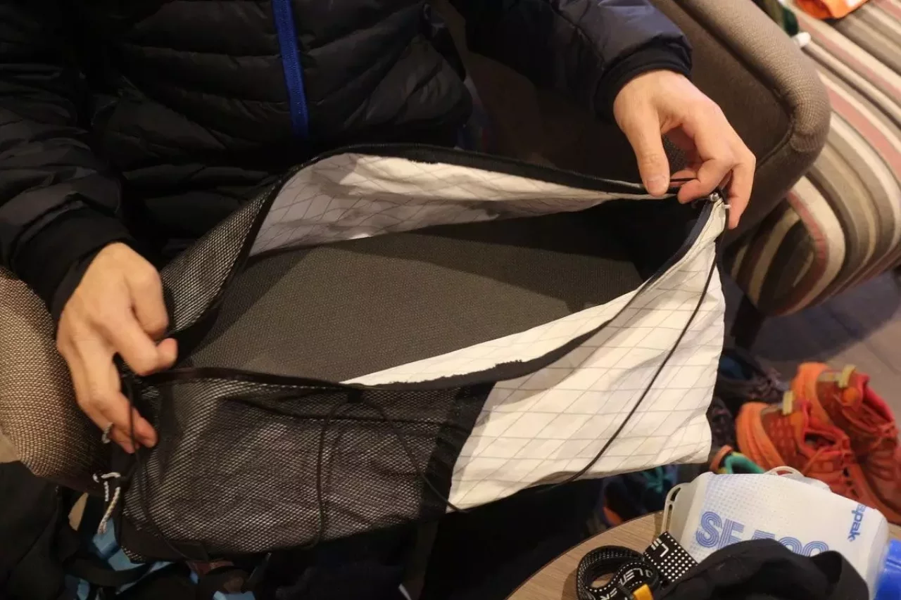 アンサー4のジップ