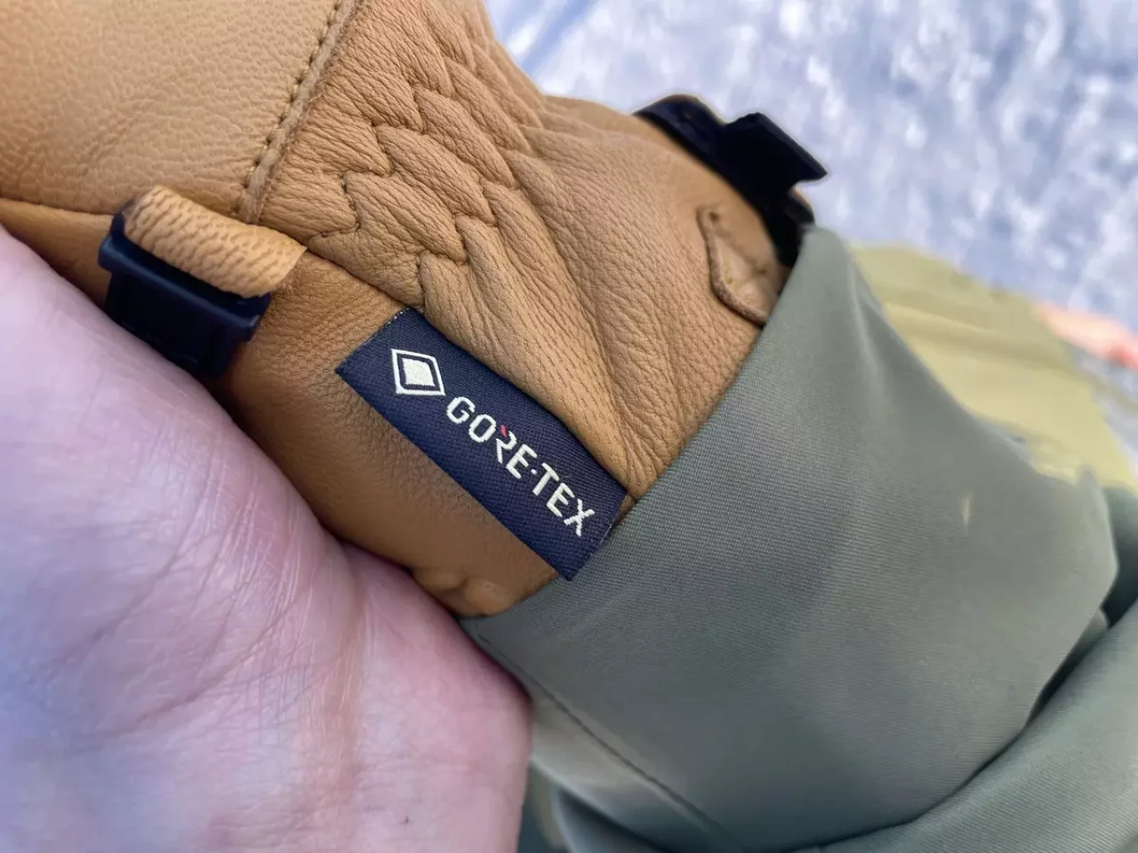 スワニーのグローブを選ぶ理由 耐水性