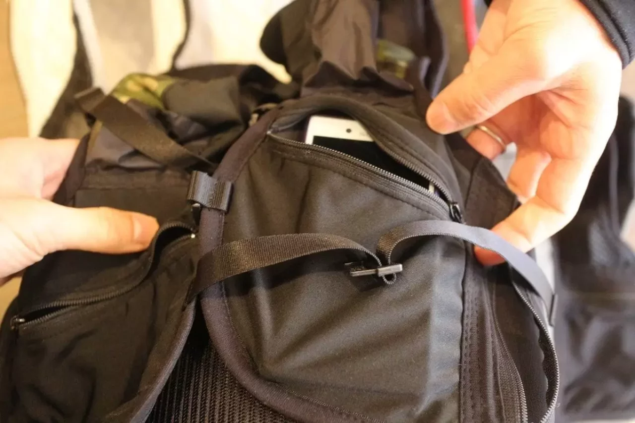 アンサー4のザックのポケット部分