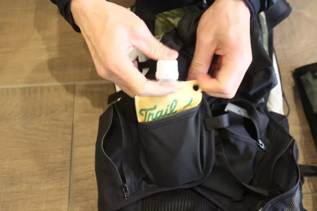 行動食を入れる事のできるアンサー4のザック