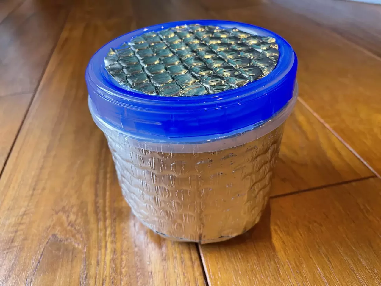 ジップロックのスクリューロックに貼り合わせる-アストロフォイルの使用例