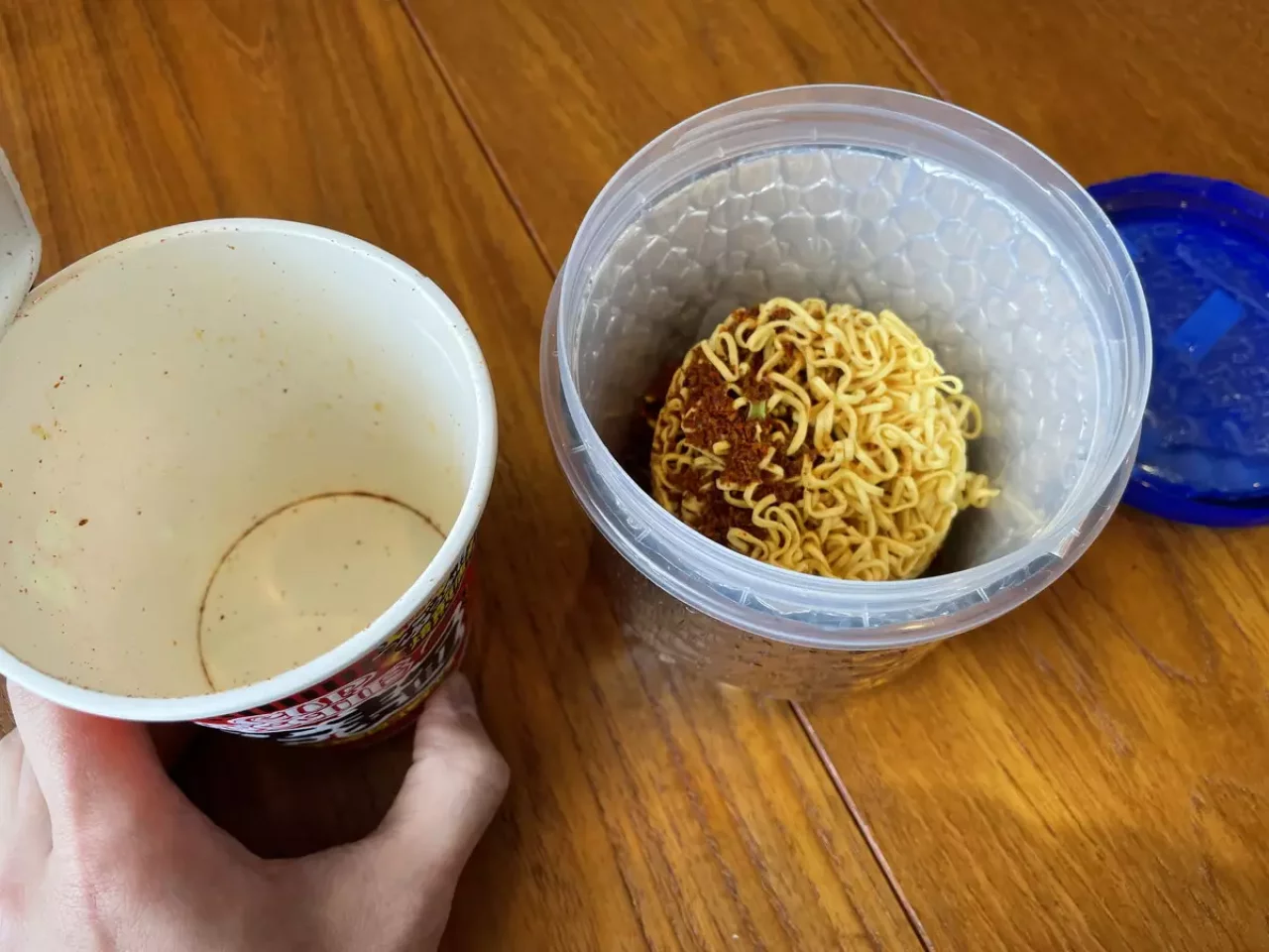 ジップロックのスクリューロックに貼り合わせる-アストロフォイルの使用例