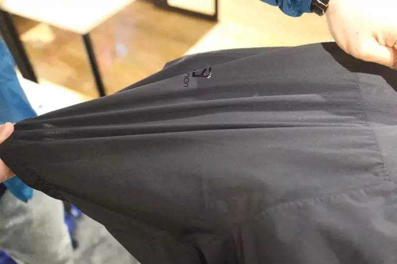 サロモン パルス7ショーツ