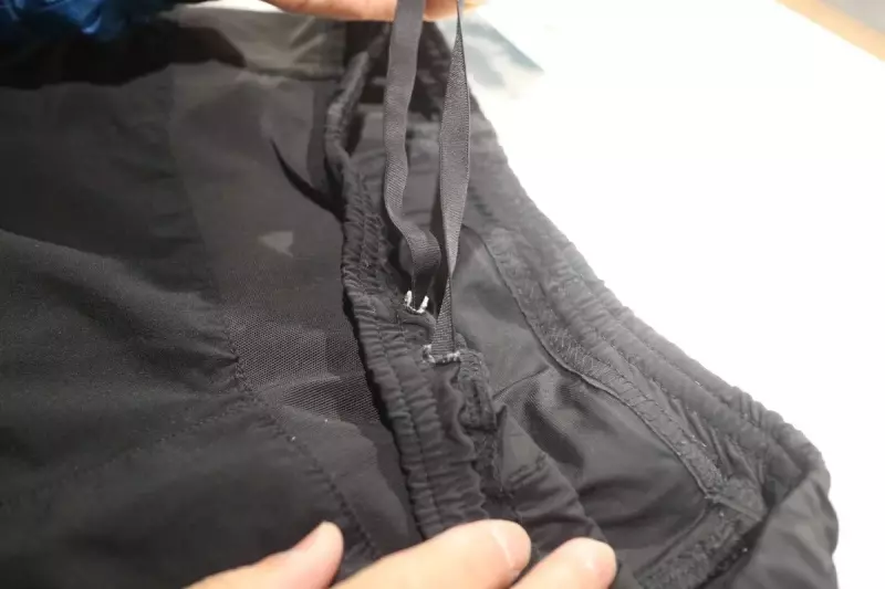 サロモン パルス7ショーツ