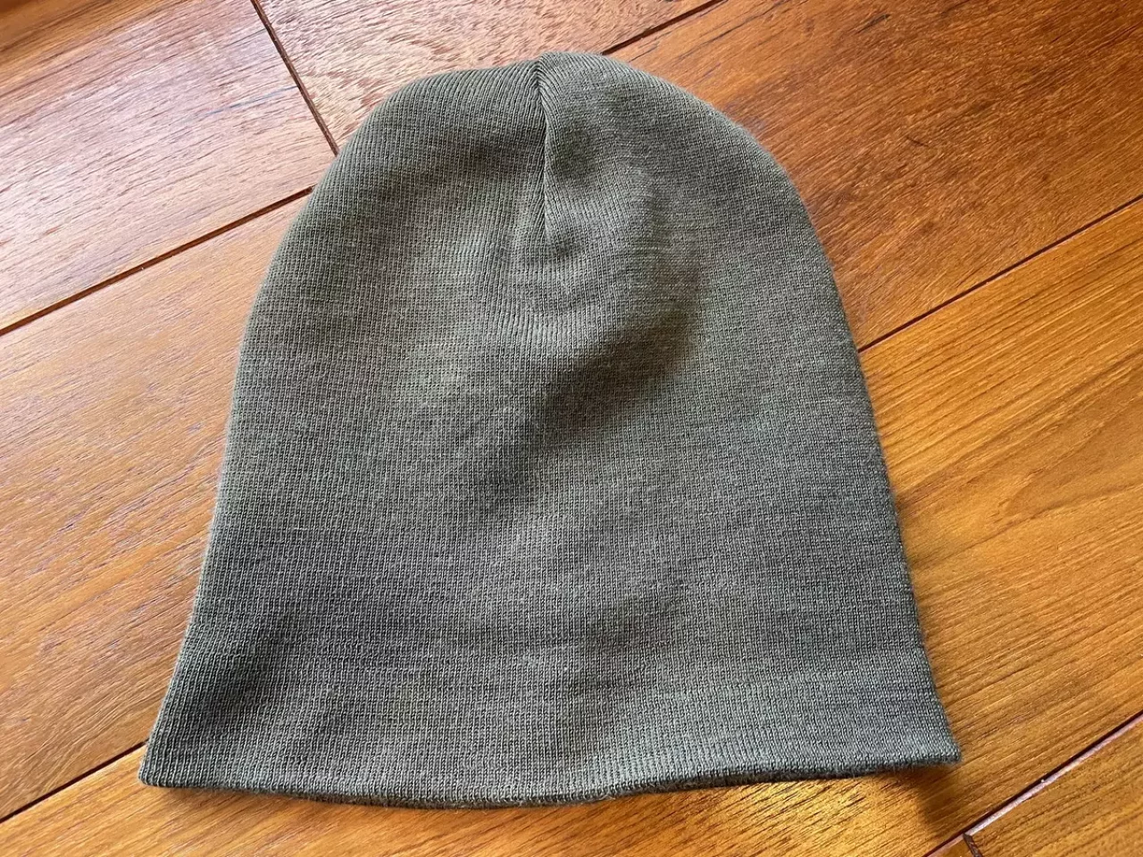 テント泊に必須装備となるニット帽
