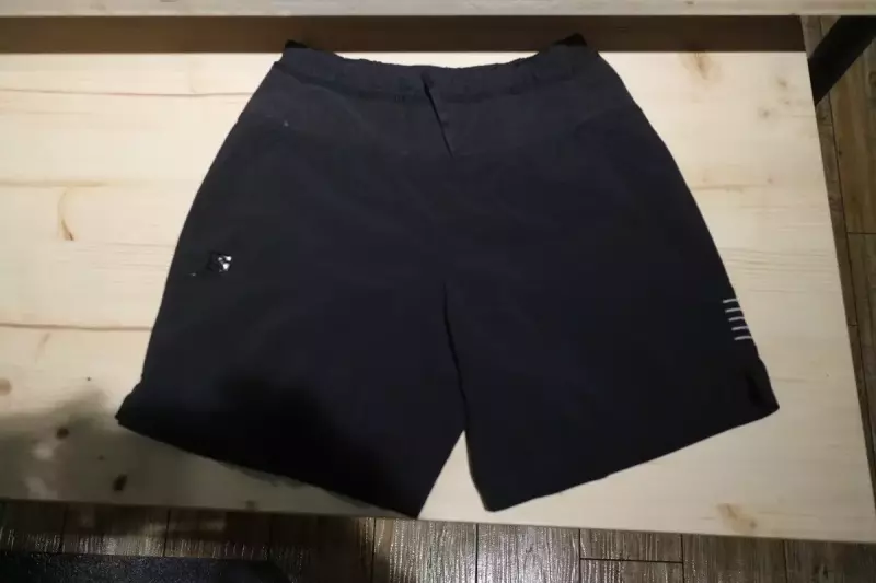 サロモン パルス7ショーツ