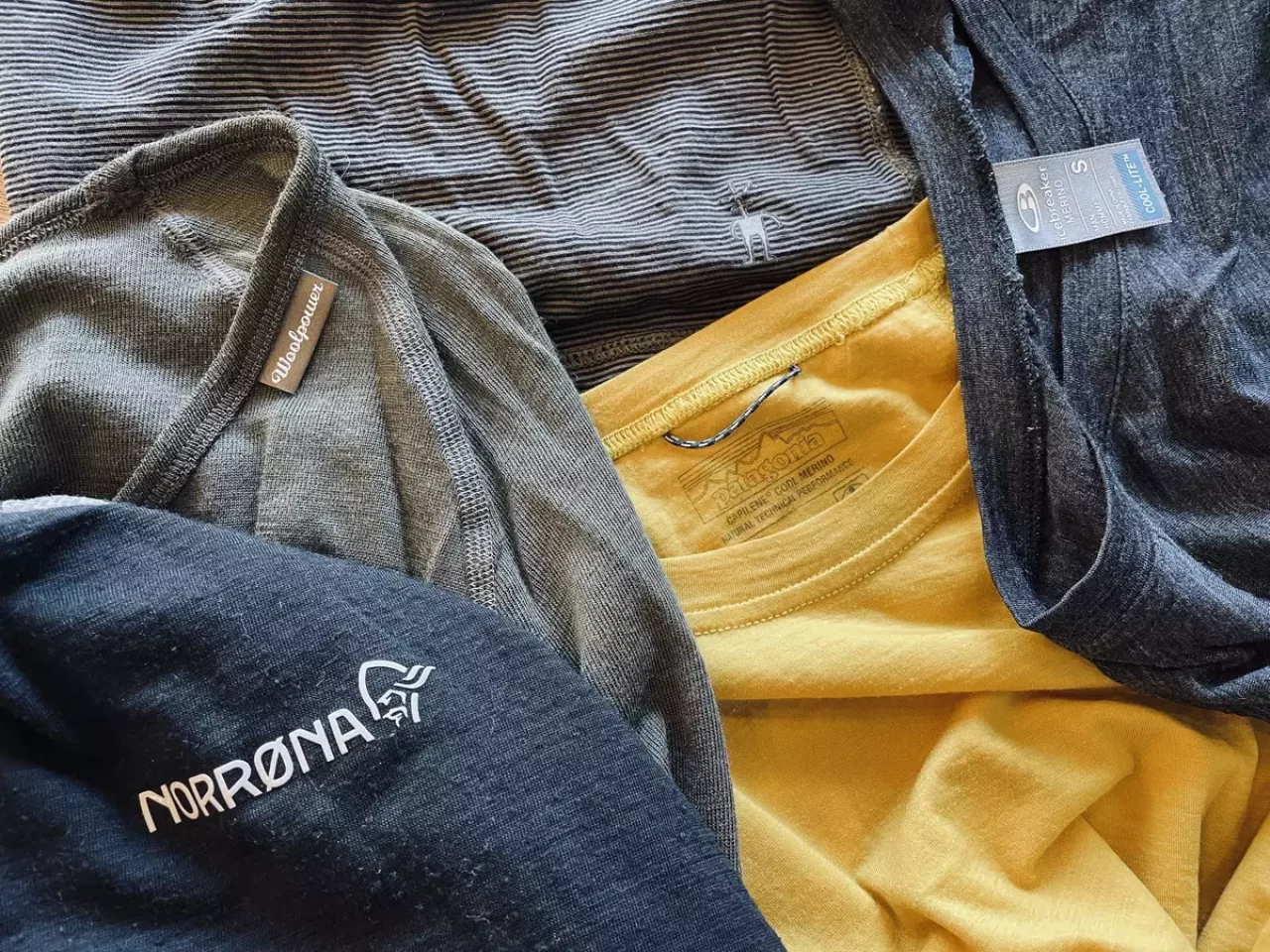 メリノウールのベースレイヤー比較