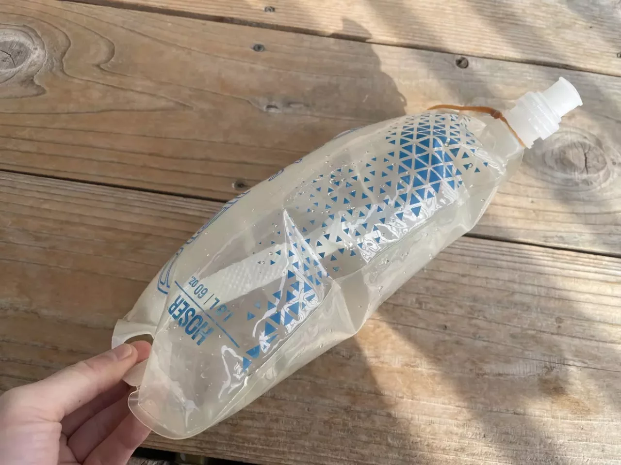 ステップ3:キッチンペーパーをプラティパスの中に入れて膨らませて蓋をする