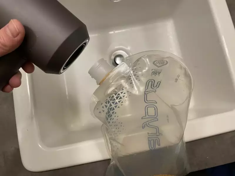 ステップ6:ドライヤーの熱風をプラティパスに送り込む