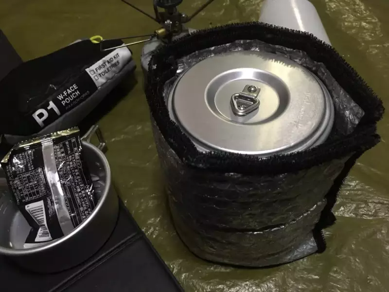 フリーライト フロシキコジーでクッカーを温める
