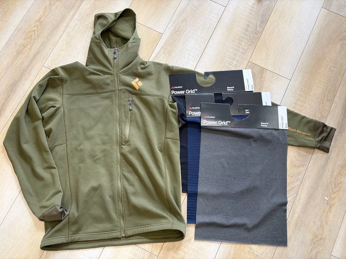 ポーラテック パワーグリッドとは?ブラックダイヤモンドのジップアップフーディで分かる素材の実力
