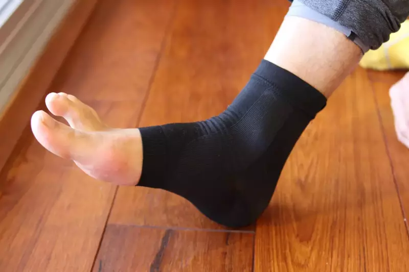足首用サポーターとして柔軟性を保ちながらサポートをしてくれるアイテムとしてGoldwinフォーカスニットアンクルサポーター