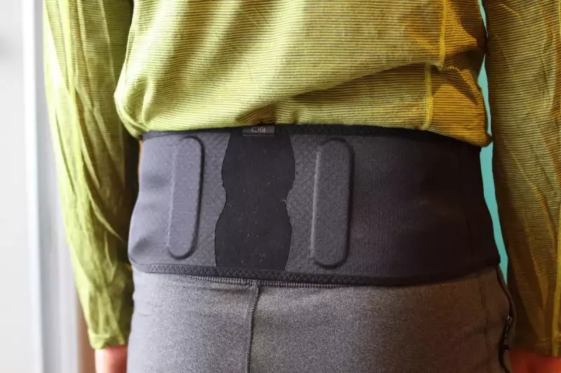GOLDWINのマグフローコンディショニングベルト 腰にあたる部分には薄手の骨が2本