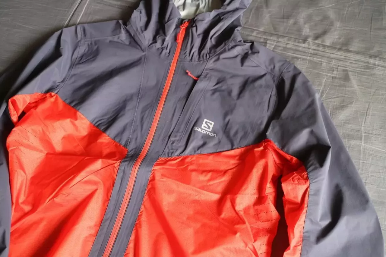 サロモン OUTSPEED HYBRID JKT