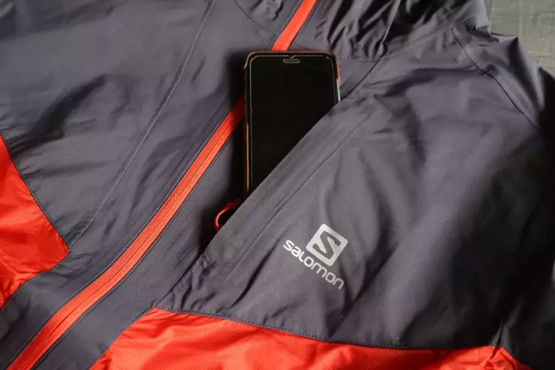 サロモン OUTSPEED HYBRID JKT